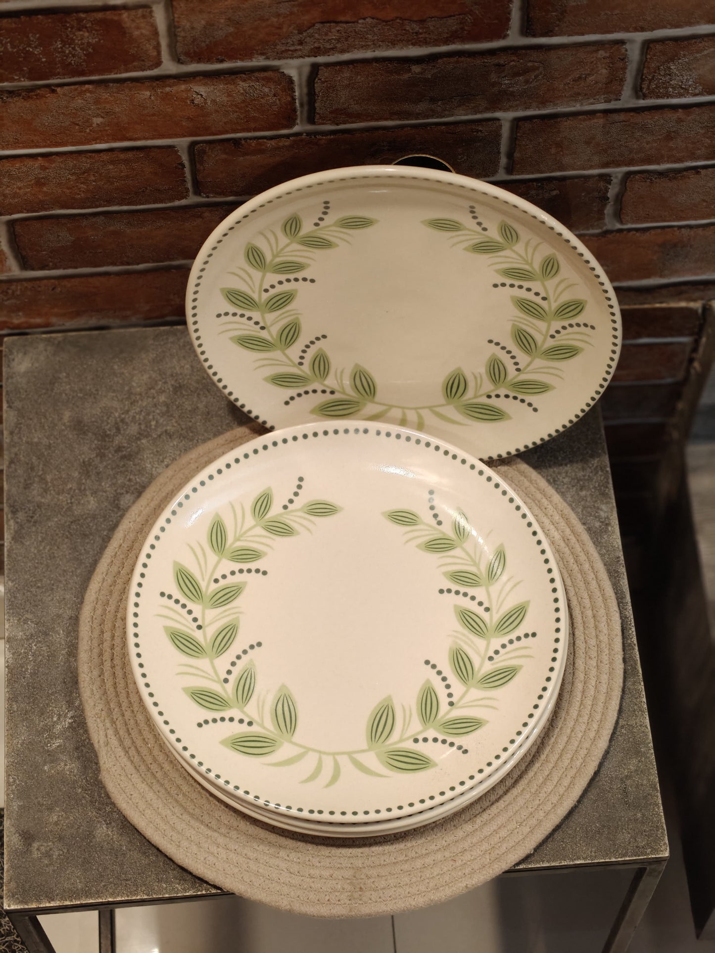 Green Wreath Dinner Plate Set of 4